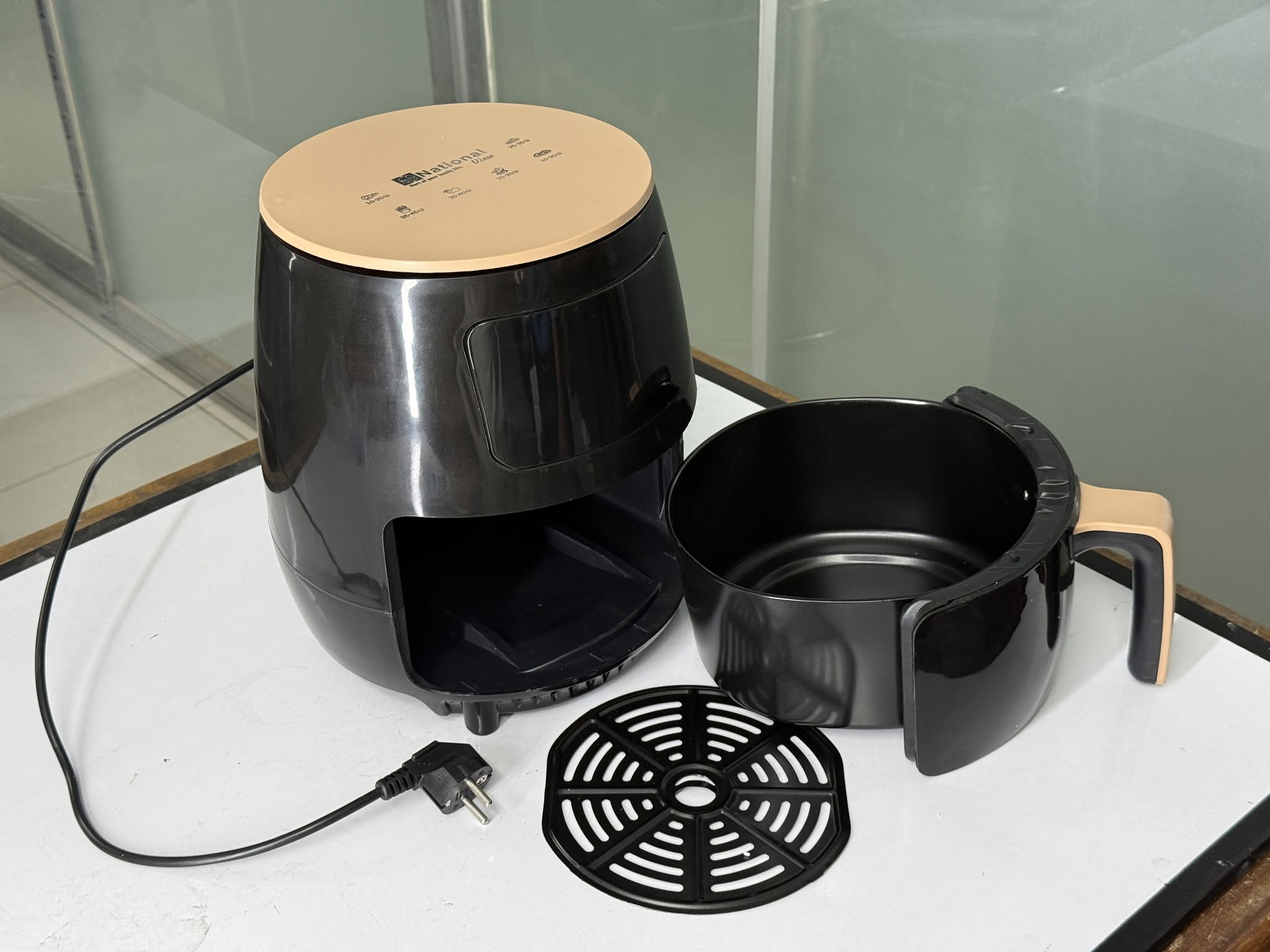 National View Extra Large Capacity Air Fryer (6L)